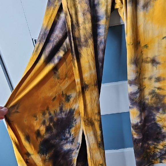 Ellie & Kate Yellow and Black Tie-Dye Wide-Leg Pants With Side Slits Small - Picture 4 of 12